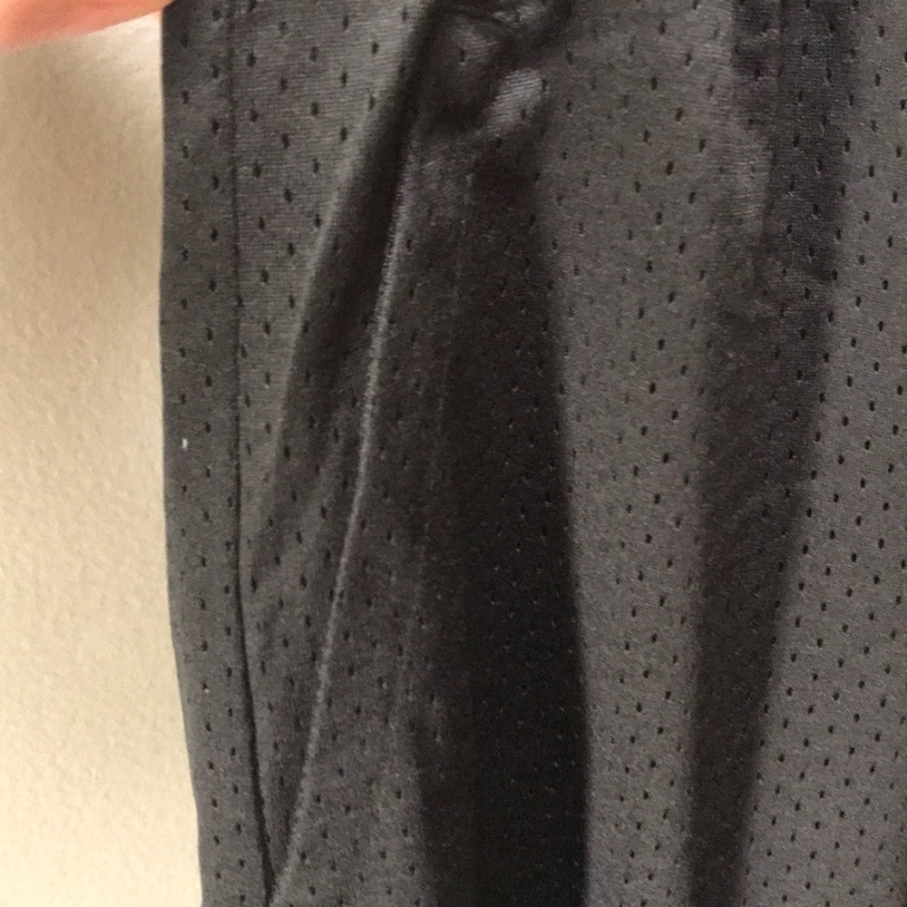 Starter black Basketball Shorts! - Picture 5 of 9